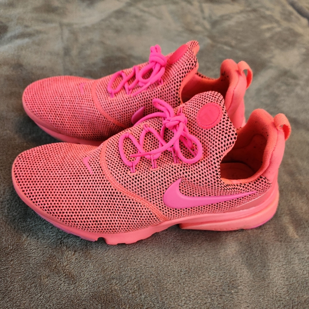 Nike WMNS Presto Fly 910570-604 Hot Punch Pink Size 7